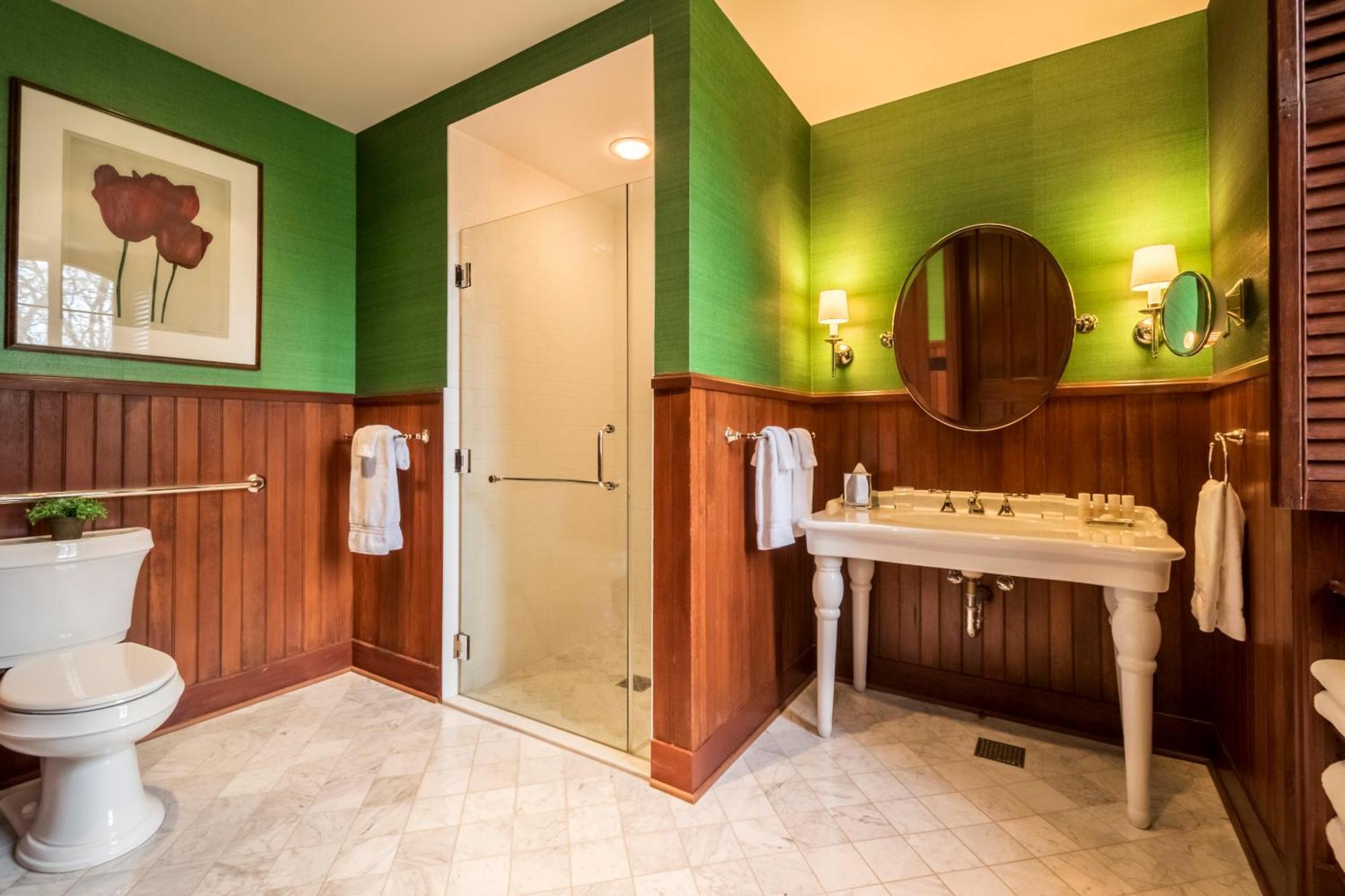 Inns Of Aurora Resort & Spa Room photo
